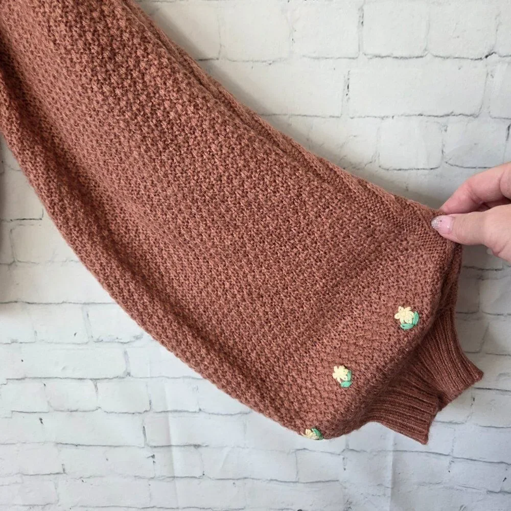 Wild Fable Cable Knit Embroidery Sweater Size M Brown Floral Crew Balloon Sleeve